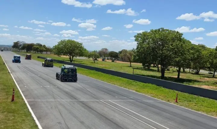 Acelerando com os Brutos da Copa Truck, evento este ocorrido em Curvelo 