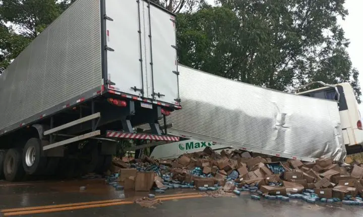 Acidente gravíssimo na BR 040 em Três Marias com vitimas fatais 
