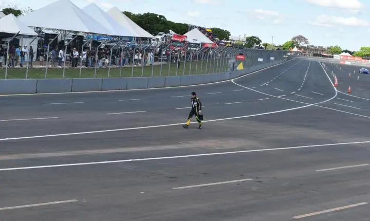 Copa Nascar em Curvelo sempre um show de velocidade e grandes emoções 