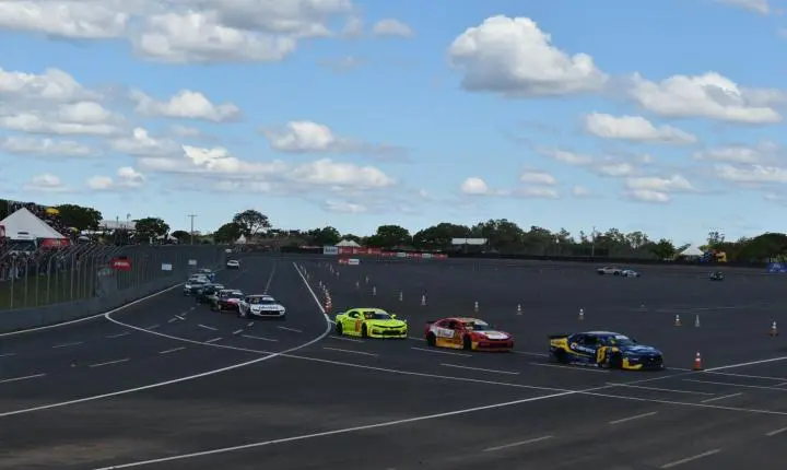 Copa Nascar em Curvelo sempre um show de velocidade e grandes emoções 