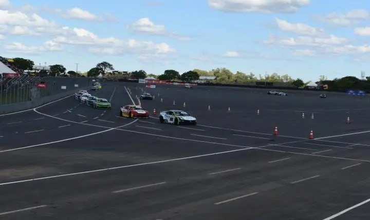 Copa Nascar em Curvelo sempre um show de velocidade e grandes emoções 
