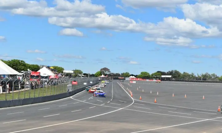 Copa Nascar em Curvelo sempre um show de velocidade e grandes emoções 