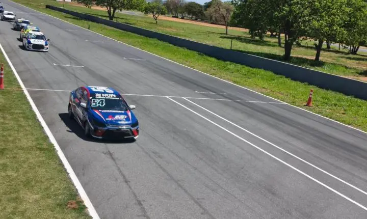 Copa Turismo em Curvelo sempre grandes emoções e ultrapassagens de arrepiar 