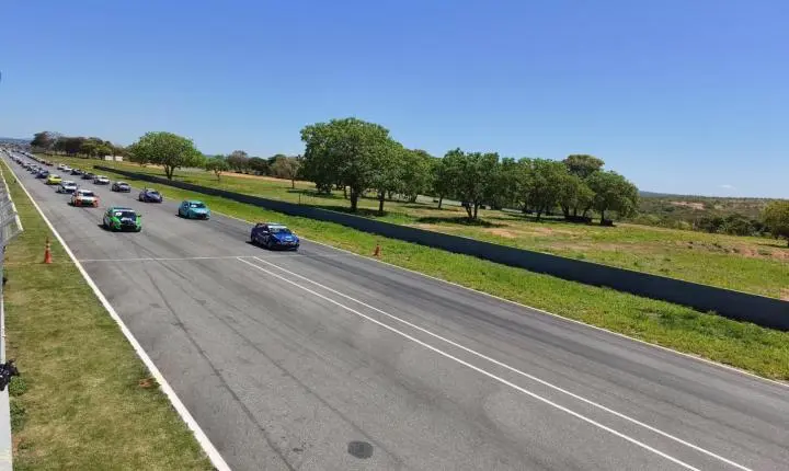 Copa Turismo em Curvelo sempre grandes emoções e ultrapassagens de arrepiar 
