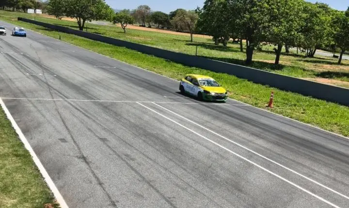 Copa Turismo em Curvelo sempre grandes emoções e ultrapassagens de arrepiar 