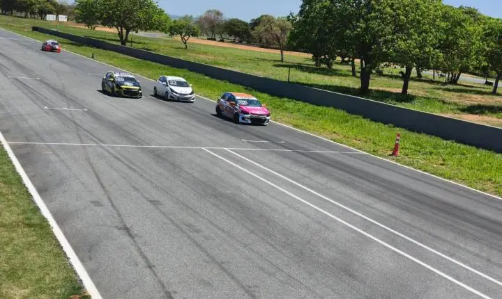 Copa Turismo em Curvelo sempre grandes emoções e ultrapassagens de arrepiar 