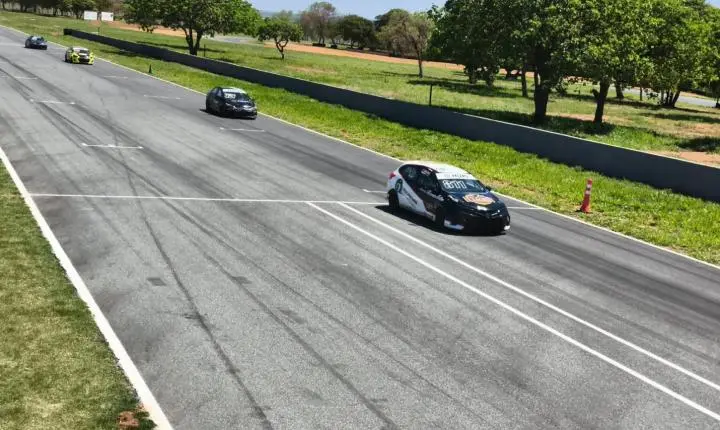 Copa Turismo em Curvelo sempre grandes emoções e ultrapassagens de arrepiar 