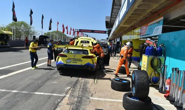 Entrevista  Exclusiva com Rodolpho Comunicação e Assessoria VICAR STOCK CAR em Curvelo 