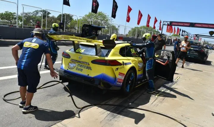 Entrevista  Exclusiva com Rodolpho Comunicação e Assessoria VICAR STOCK CAR em Curvelo 