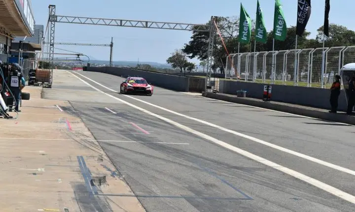 Entrevista  Exclusiva com Rodolpho Comunicação e Assessoria VICAR STOCK CAR em Curvelo 