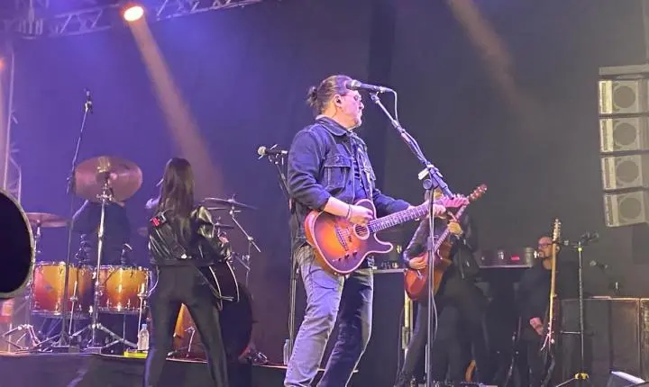 Show de DINO FONSECA em Curvelo foi um sucesso 