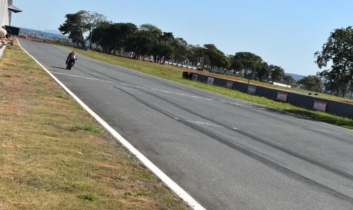 Moto GP em Curvelo foi um sucesso de adrenalina 