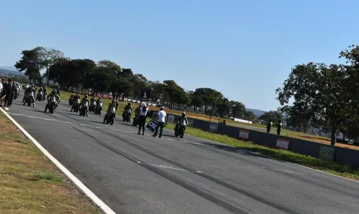 Moto GP em Curvelo foi um sucesso de adrenalina 