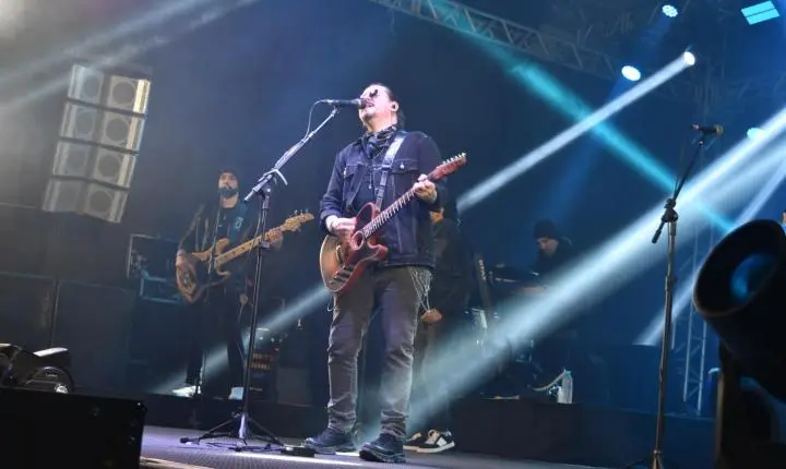 Show de DINO FONSECA em Curvelo foi um sucesso 