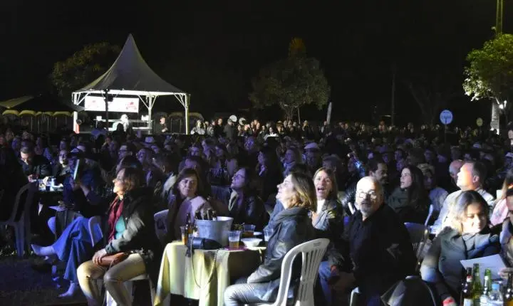Show de DINO FONSECA em Curvelo foi um sucesso 