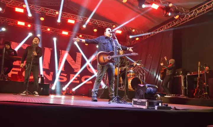 Show de DINO FONSECA em Curvelo foi um sucesso 