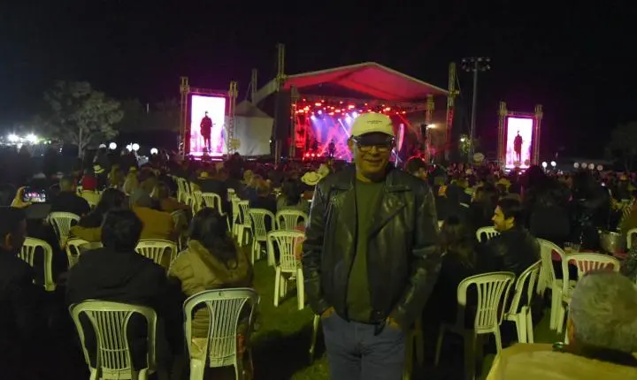 Show de DINO FONSECA em Curvelo foi um sucesso 