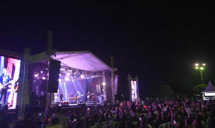 Show de DINO FONSECA em Curvelo foi um sucesso 