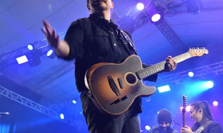 Show de DINO FONSECA em Curvelo foi um sucesso 
