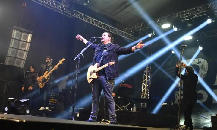 Show de DINO FONSECA em Curvelo foi um sucesso 