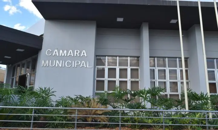 Reinauguração da Câmara Municipal de Felixlândia com um sucesso 
