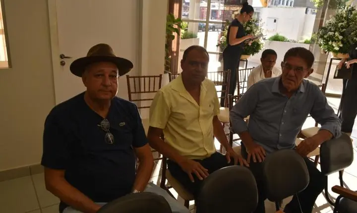 Reinauguração da Câmara Municipal de Felixlândia com um sucesso 