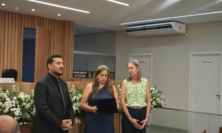 Reinauguração da Câmara Municipal de Felixlândia com um sucesso 