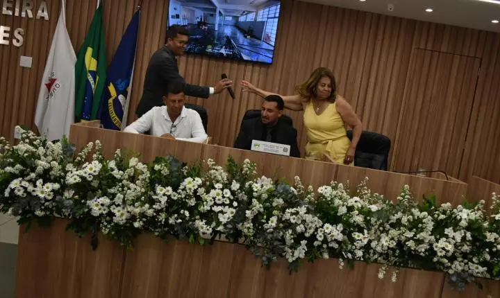 Reinauguração da Câmara Municipal de Felixlândia com um sucesso 
