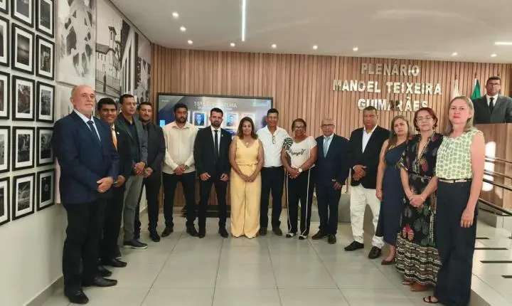 Reinauguração da Câmara Municipal de Felixlândia com um sucesso 
