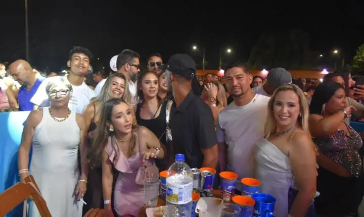 Show de Sorriso Maroto em Curvelo um sucesso e muito romantismo 