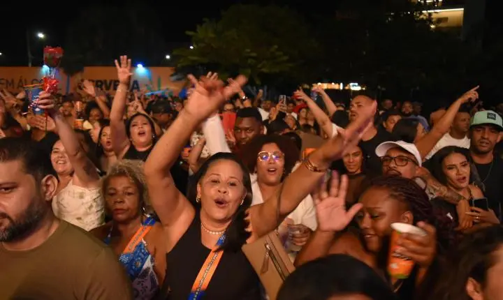 Show de Sorriso Maroto em Curvelo um sucesso e muito romantismo 