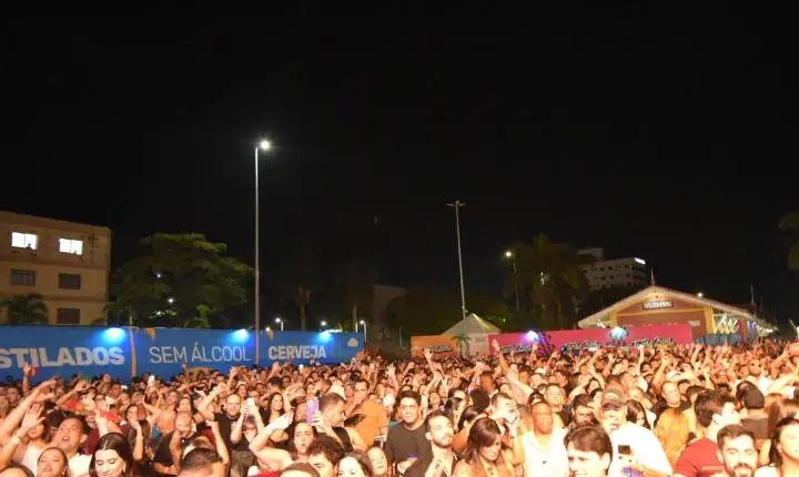 Show de Sorriso Maroto em Curvelo um sucesso e muito romantismo 