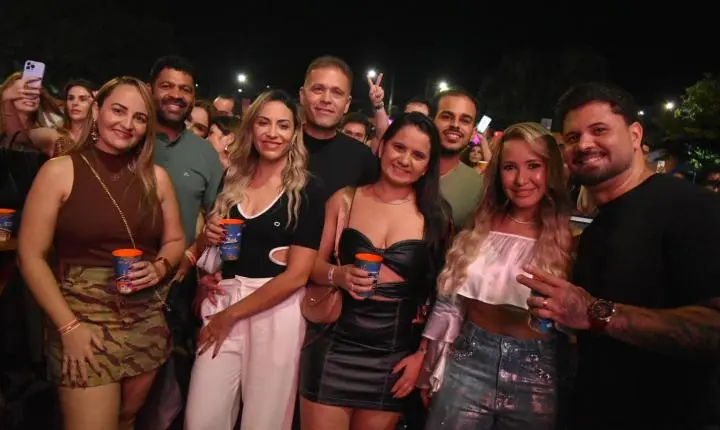 Show de Sorriso Maroto em Curvelo um sucesso e muito romantismo 