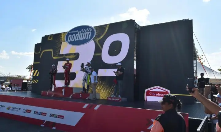 Stock Car passou por Curvelo e a adrenalina sempre em alta com muitas emoções 