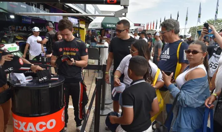 Stock Car passou por Curvelo e a adrenalina sempre em alta com muitas emoções 